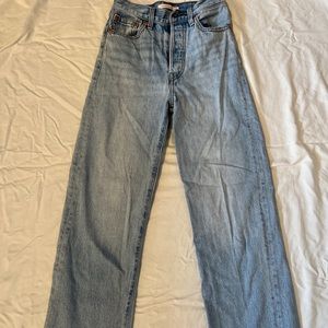 Levi’s Ribcage Straight leg jeans